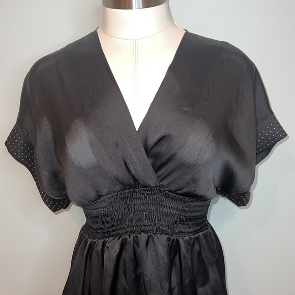 Women’s Top - Picture 2 of 14